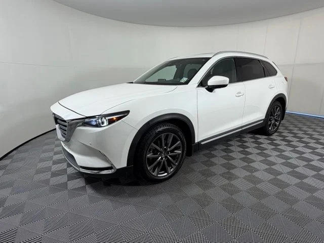 Used 2020 Snowflake White Pearl Mazda Signature image 3