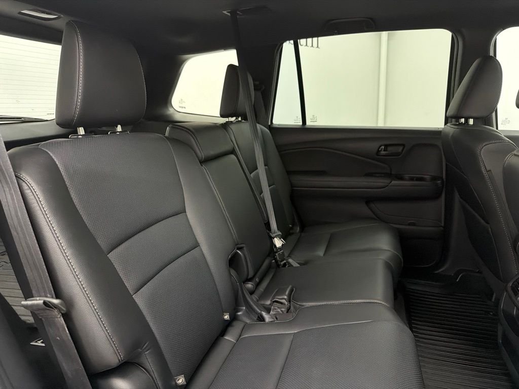 Used 2023 White Honda EX-L image 31