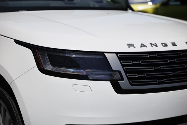 New 2026 Fuji White Land Rover SE 7 Seats image 17