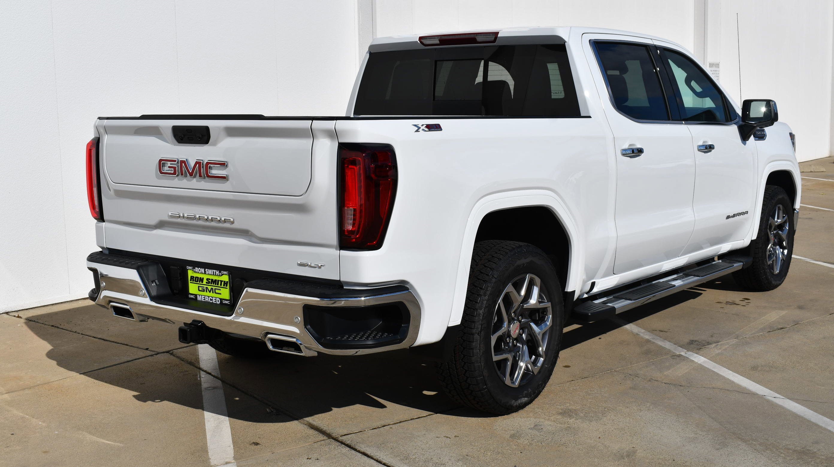 2026 GMC Sierra 1500 SLT - Photo 7