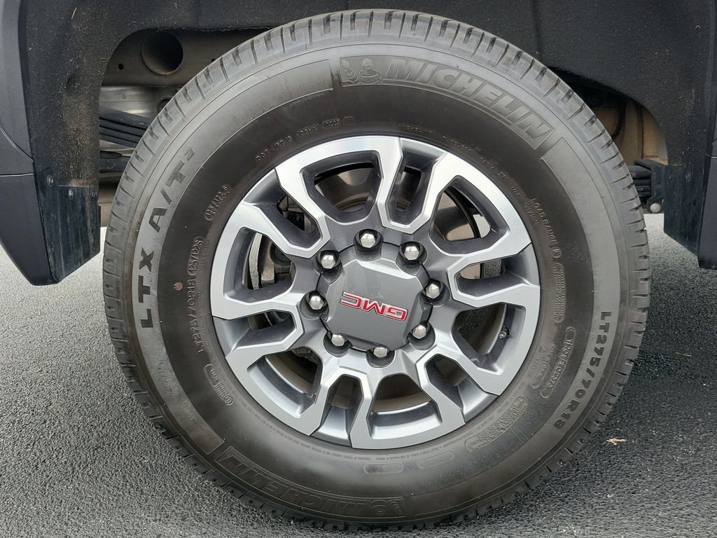 Used 2025 White GMC SLT image 5
