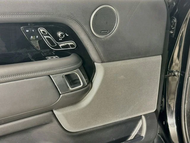 Used 2022 Black Land Rover Westminster image 21