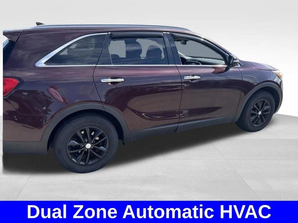 Used 2017 Purple Kia LX image 7