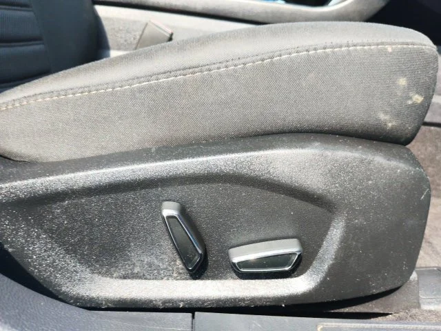 Used 2019 Blue Ford SE image 27
