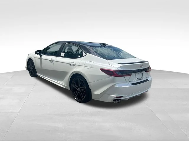 New 2026 Wind Chill Pearl w/Midnight Black Metallic Roof Toyota XSE image 3