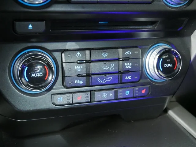 Used 2016 Black Ford Lariat image 24