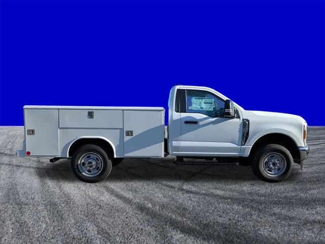New 2026 Oxford White Ford F-350® XL image 3