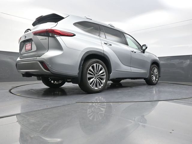 Used 2021 Silver Toyota Platinum image 37