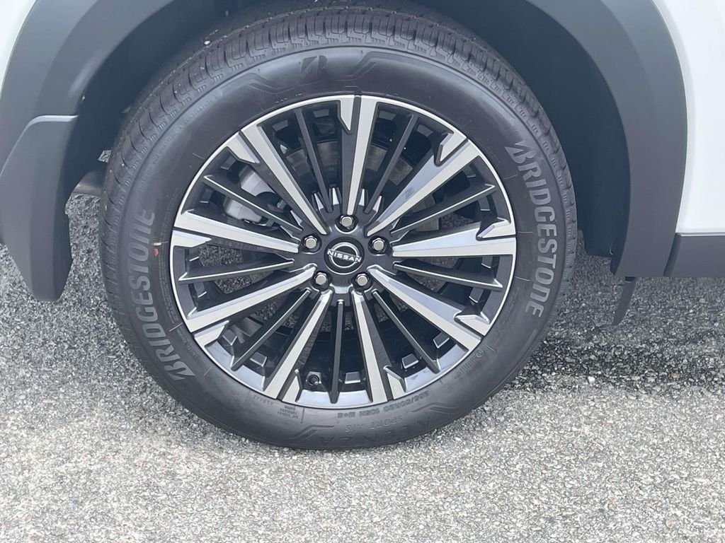 New 2026 White Nissan Platinum image 7