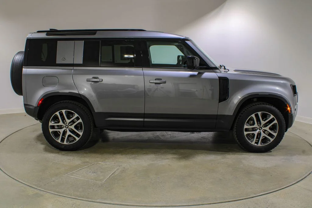 Used 2020 Eiger Gray Metallic Land Rover HSE image 6