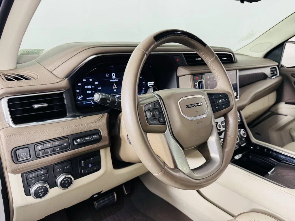 Used 2023 White GMC Denali image 9