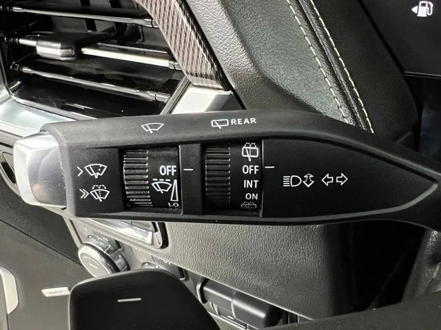Used 2025 Gray GMC Elevation image 31