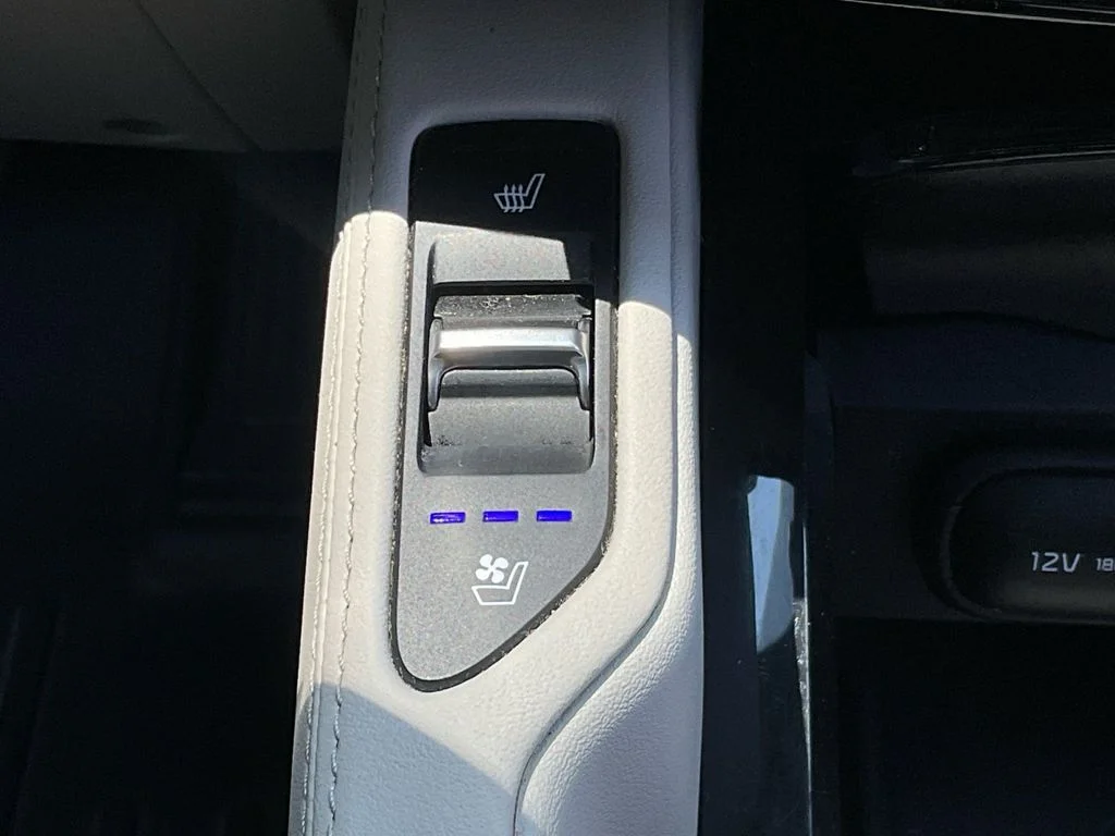 Used 2023 Black Kia EX image 26