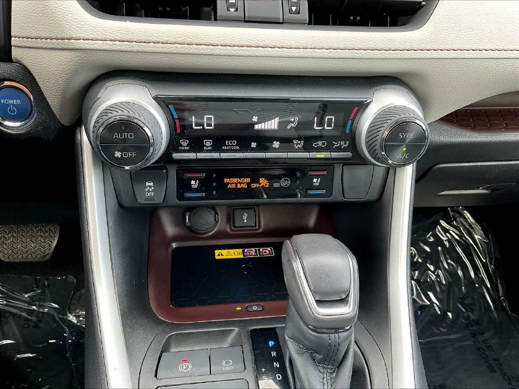 Used 2022 Silver Sky Metallic Toyota Limited image 17