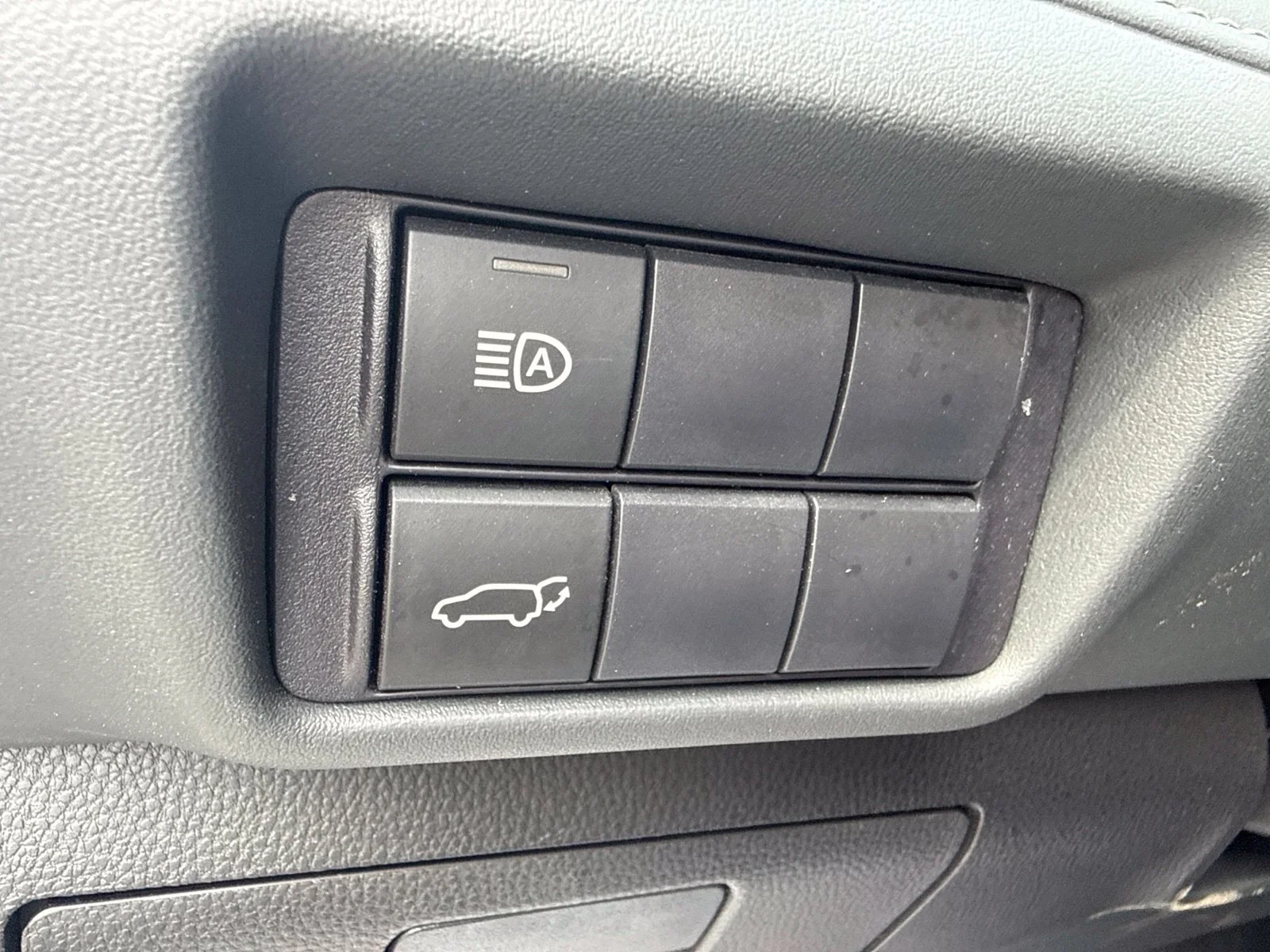 Used 2025 Beige Toyota XLE image 14