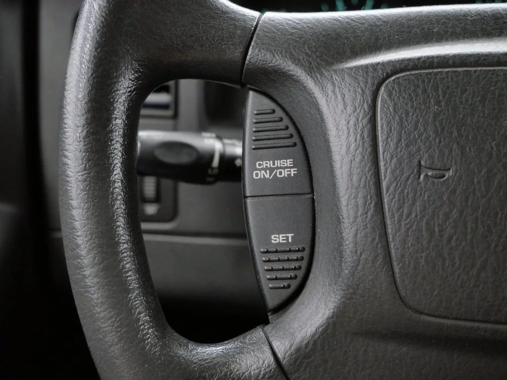 Used 2002  Dodge Sport image 20