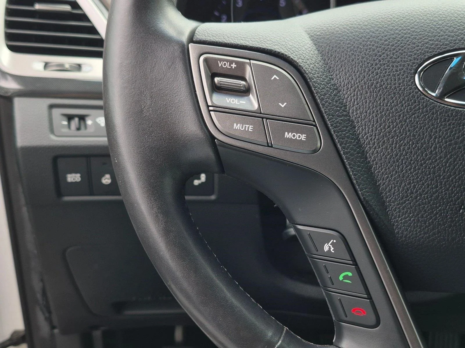 Used 2015 Frost White Pearl Hyundai  image 11