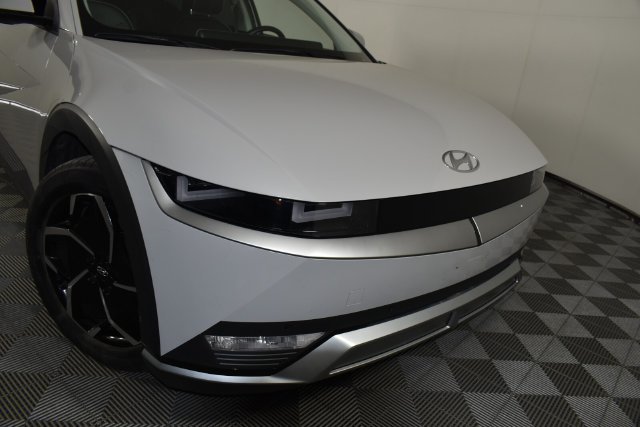 Used 2023 Hyundai IONIQ 5 SEL with VIN KM8KN4AE6PU140001 for sale in Libertyville, IL
