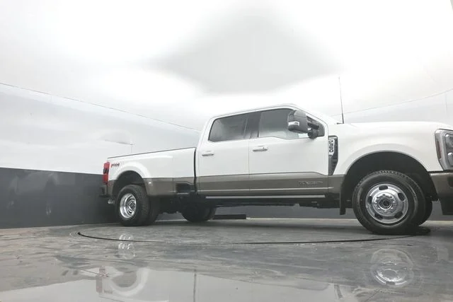 New 2026 Star White Metallic Tri-Coat Ford F-350® King Ranch® image 34