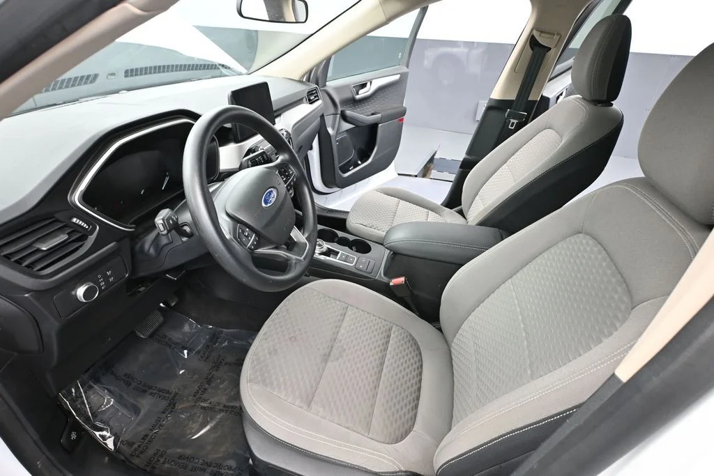 Used 2020 White Ford SE image 21