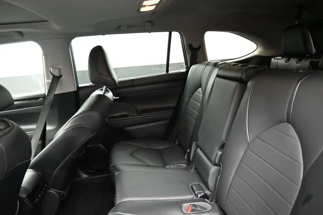 Used 2021 Black Toyota XLE image 16