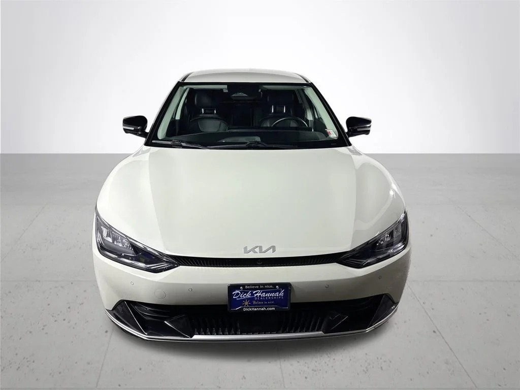Used 2023 White Kia Wind image 3