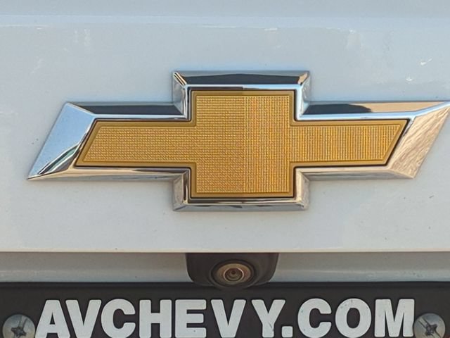 Used 2022 Summit White Chevrolet 2LT image 31