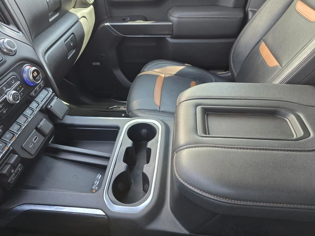 Used 2021 SUMMIT WHITE GMC AT4 image 17