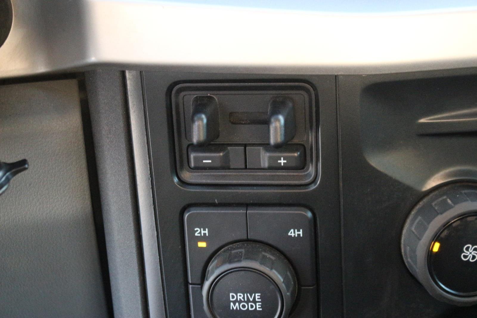 Used 2023 Oxford White Ford XL image 32