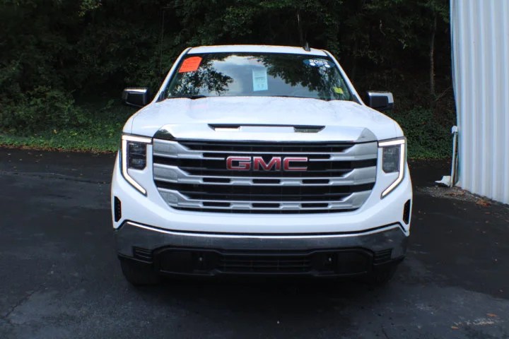 Certified Used 2023 SUMMIT WHITE GMC SLE image 20
