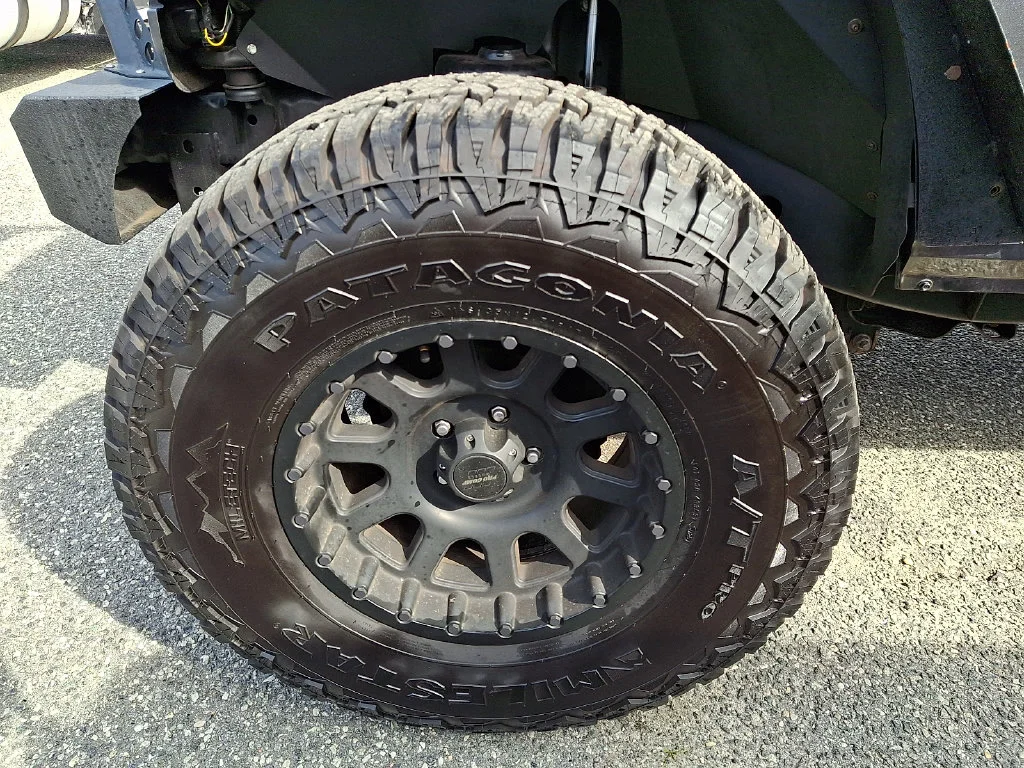 Used 2017 Gray Jeep Unlimited Sport image 5