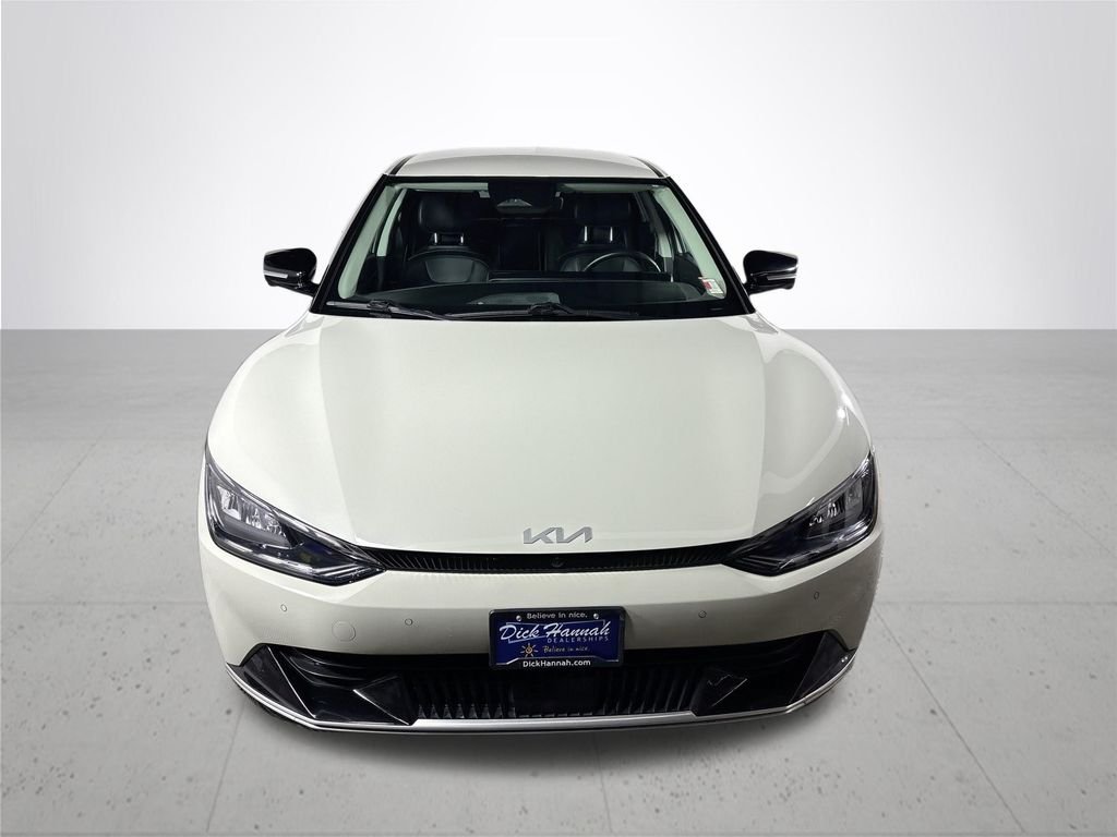Used 2023 White Kia Wind image 3