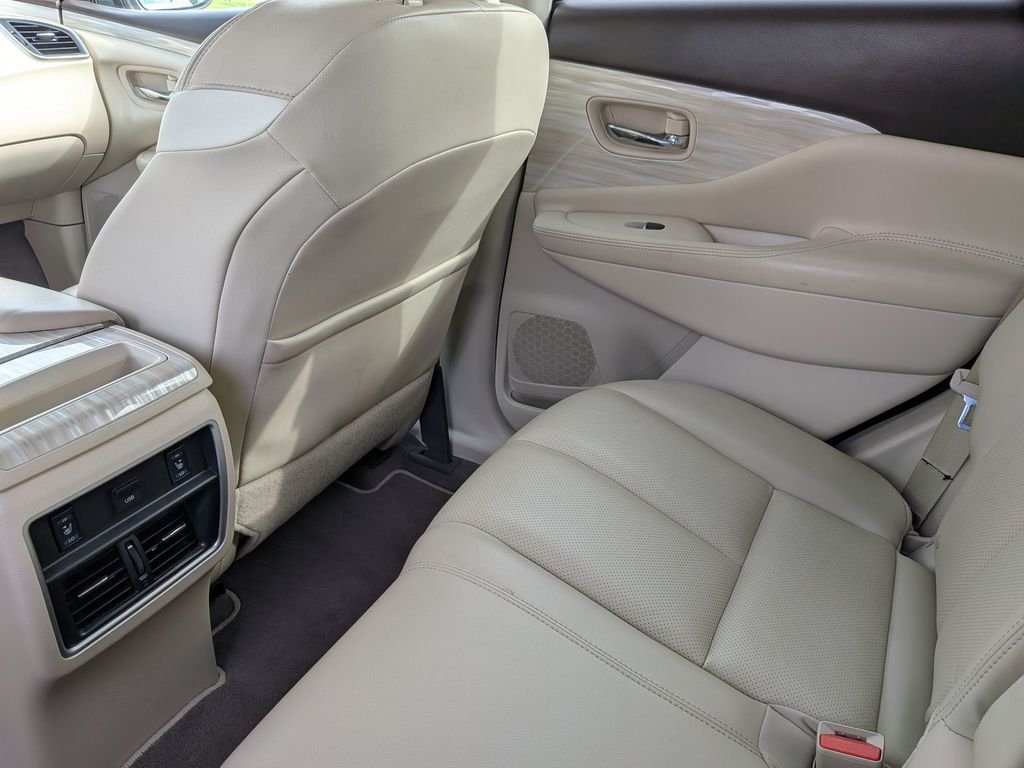Used 2018 White Nissan Platinum image 36