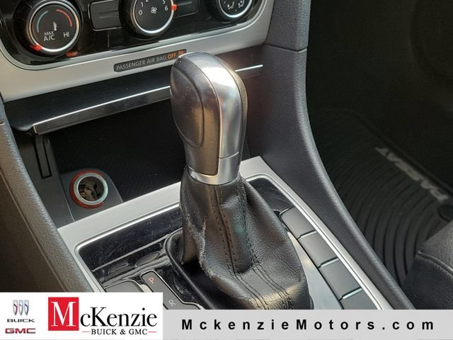 Used 2013 Silver Volkswagen SE image 20