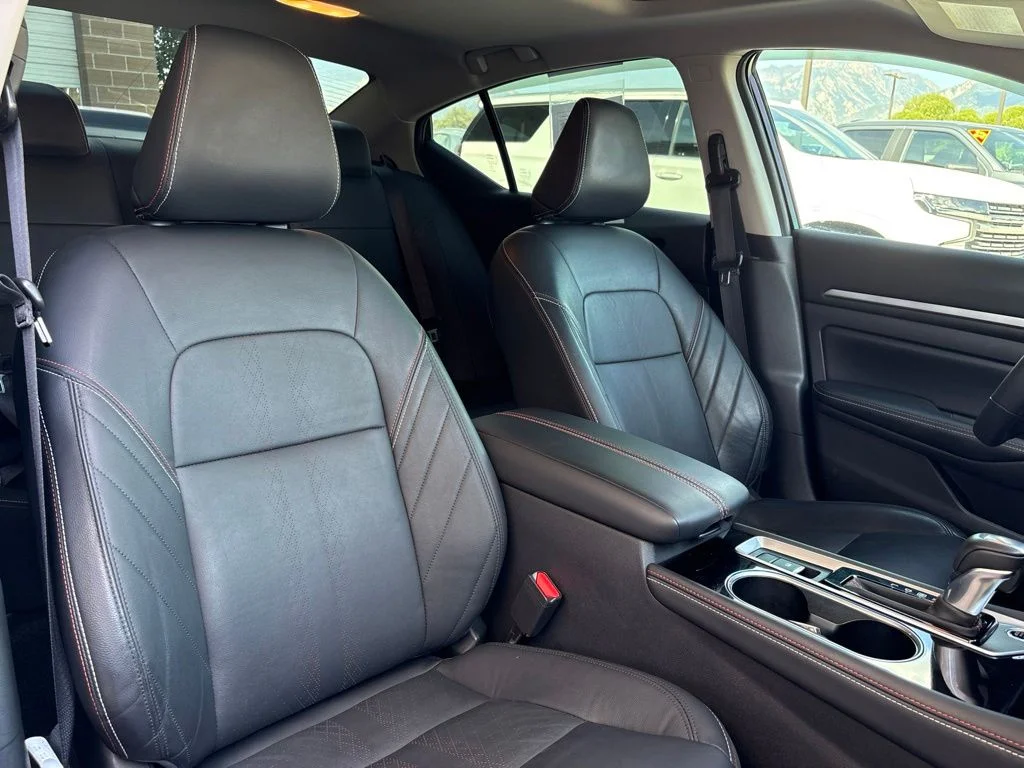 Used 2024 Black Nissan 2.5 SR image 12