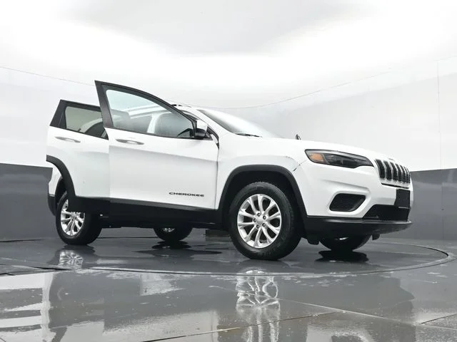Certified Used 2020 Bright White Clearcoat Jeep Latitude image 31