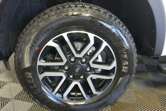 New 2026 Oxford White Ford Lariat® image 8