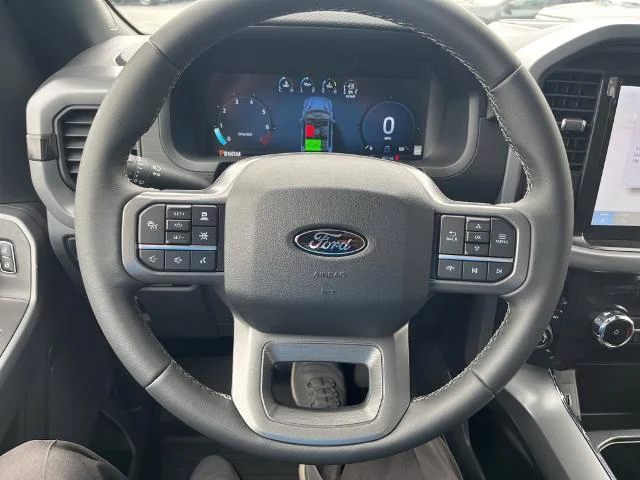 New 2026 Agate Black Metallic Ford XLT image 18