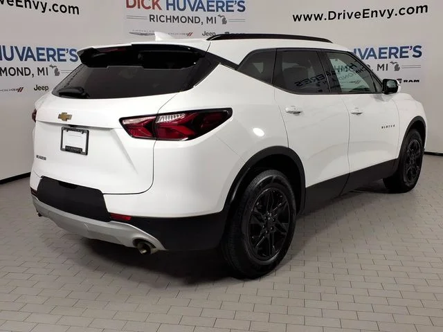 Used 2021 White Chevrolet LT image 4