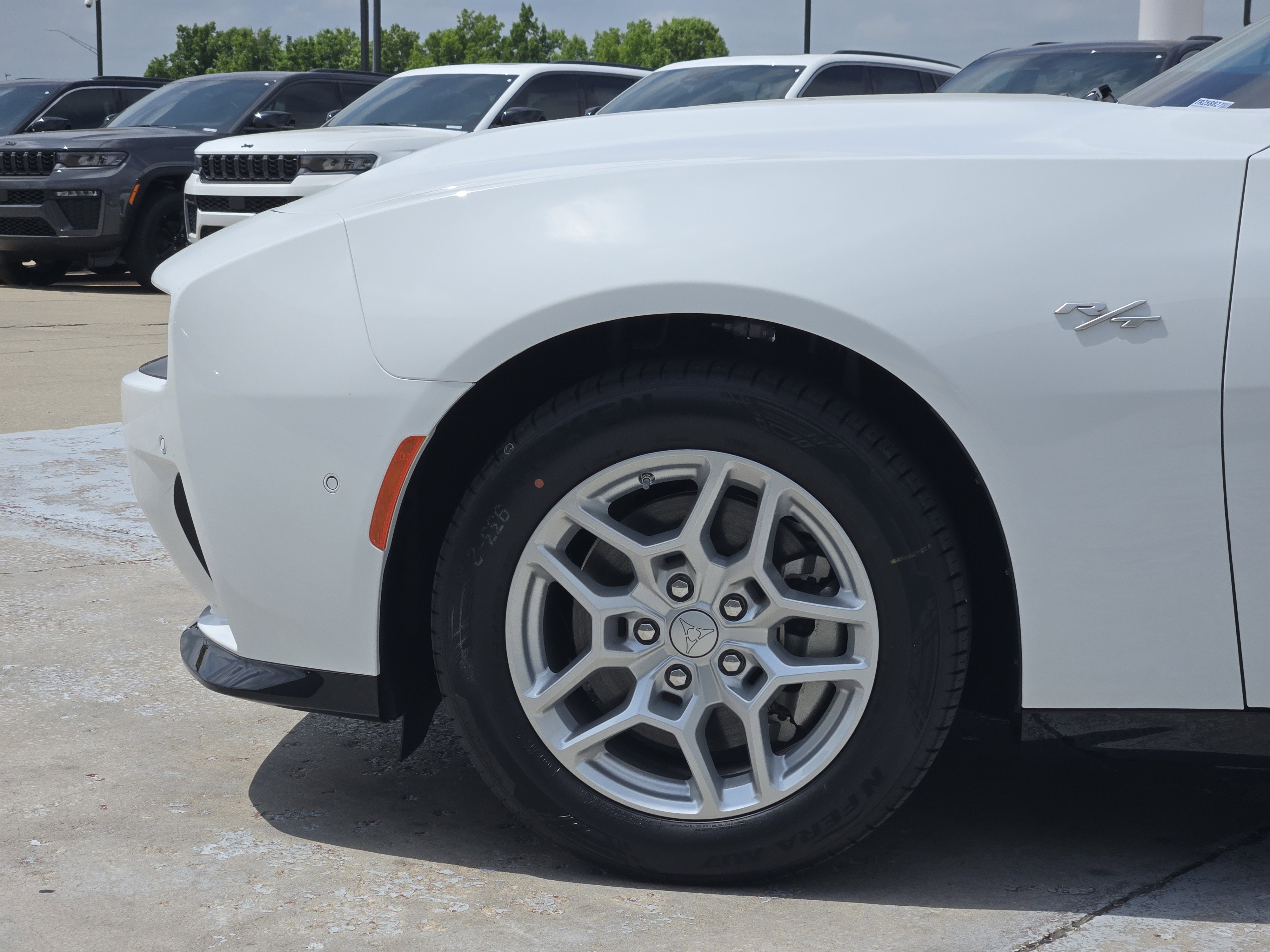 New 2026 White Knuckle Exterior Paint Dodge R/T image 5