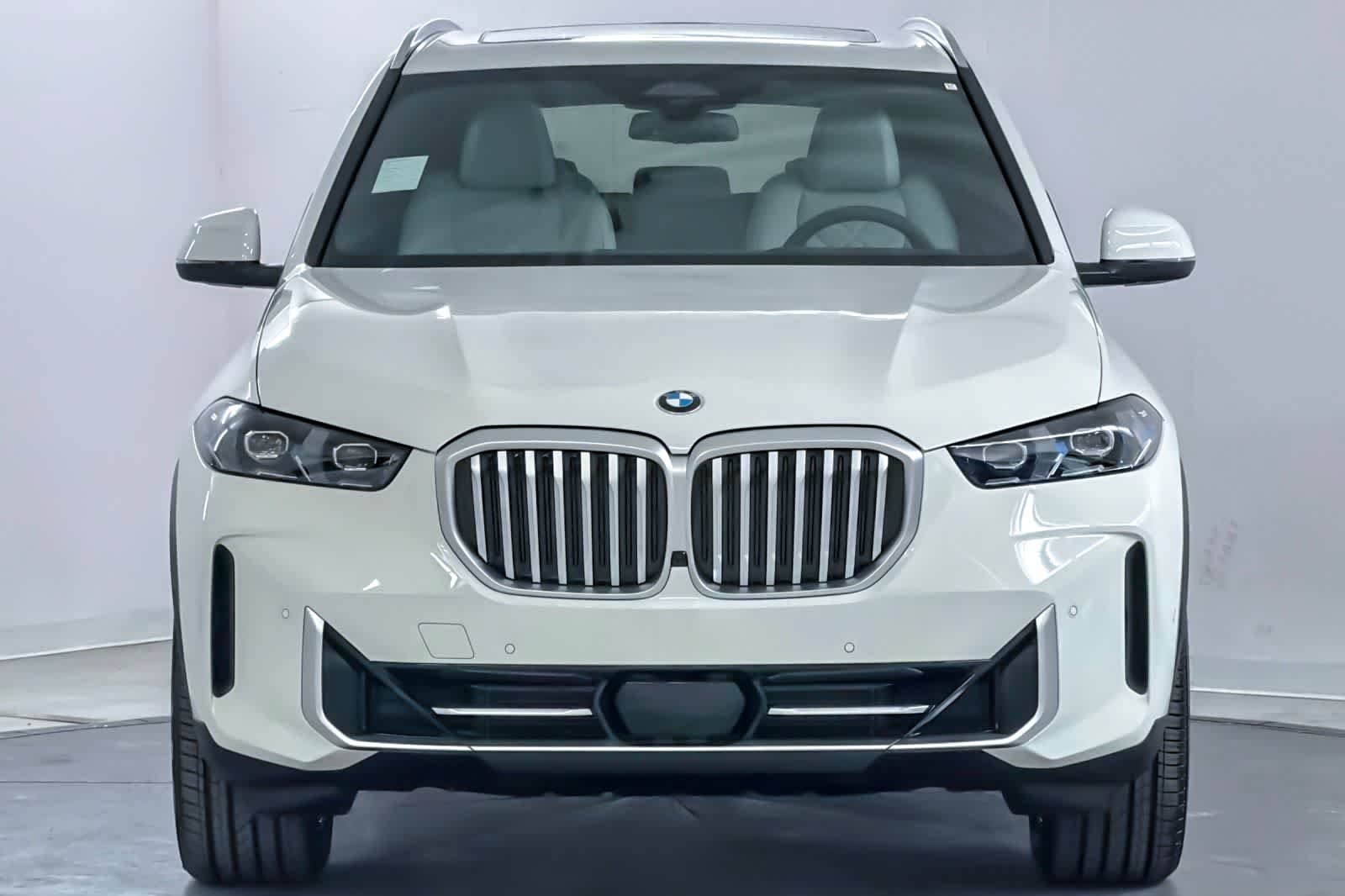 New 2026 Alpine White BMW xDrive40i image 10