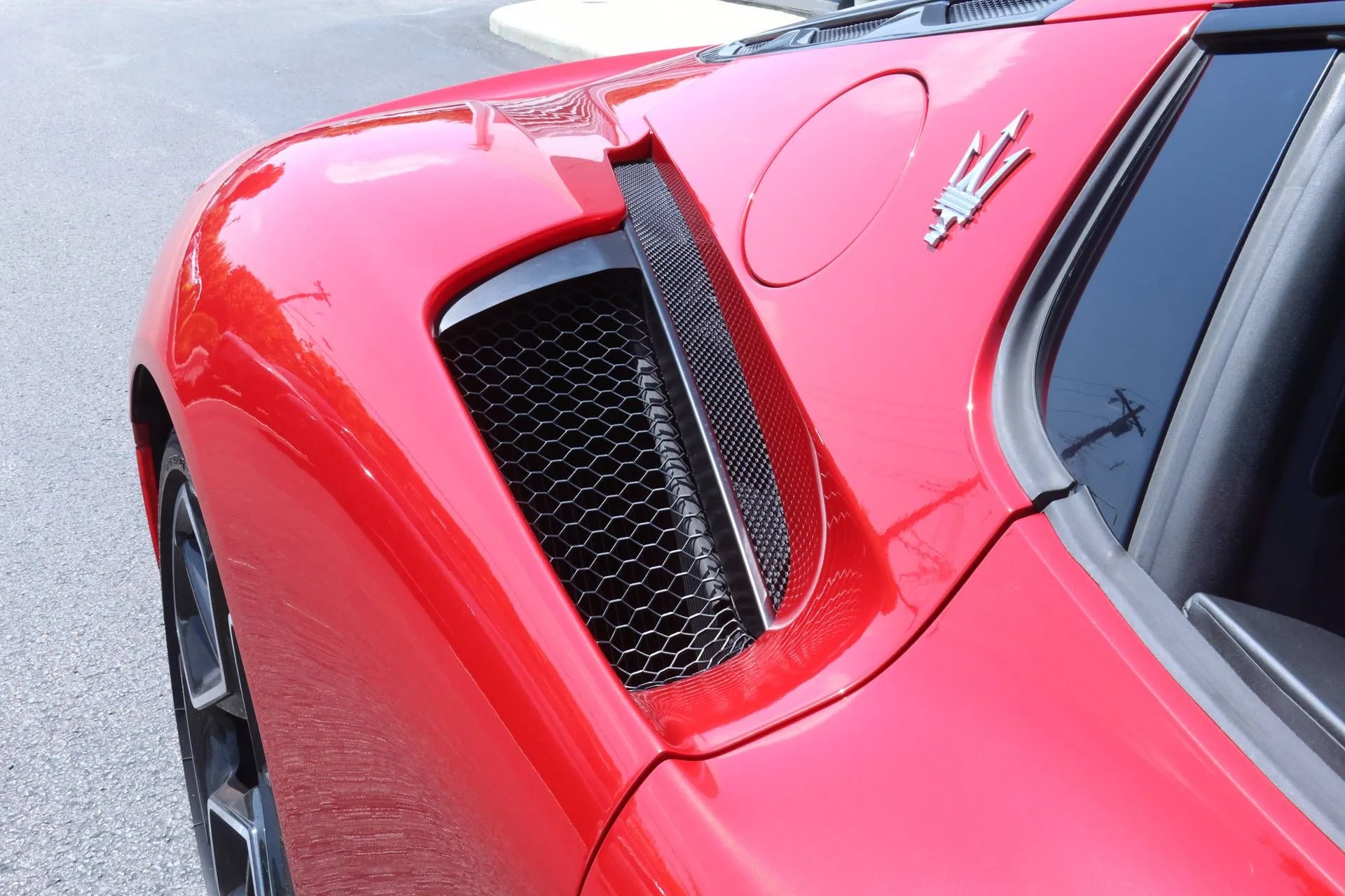 Used 2022  Maserati Base image 19