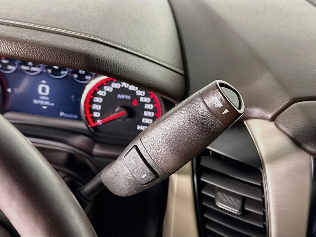 Used 2016 White GMC Denali image 18