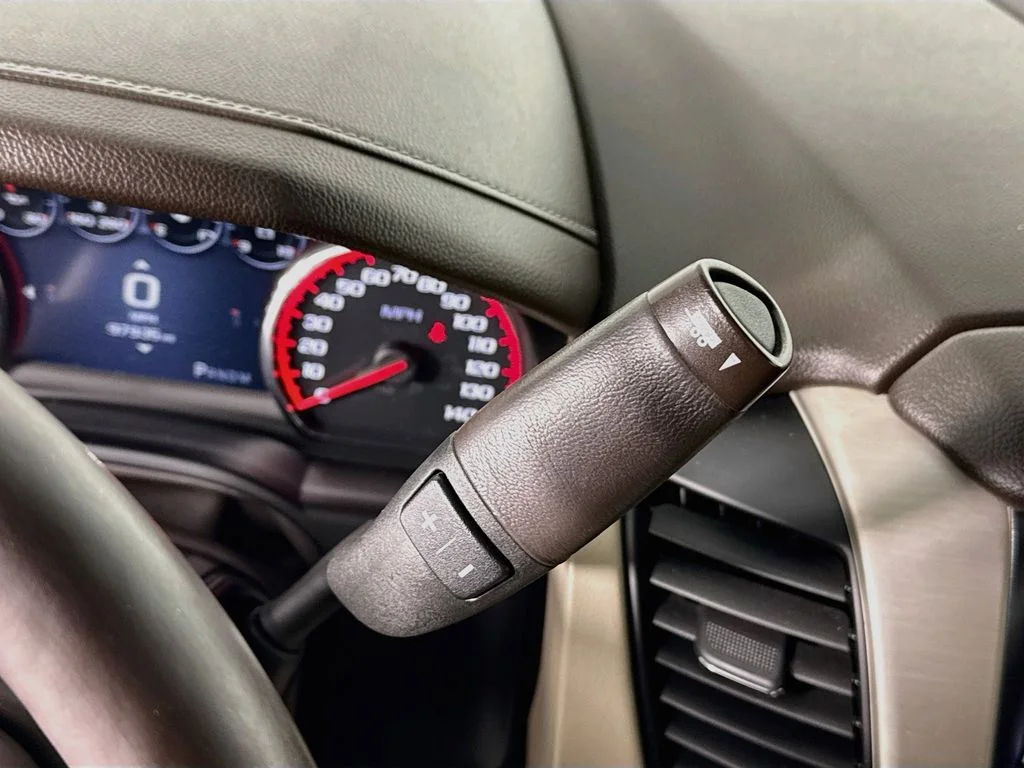 Used 2016 White Frost GMC Denali image 18