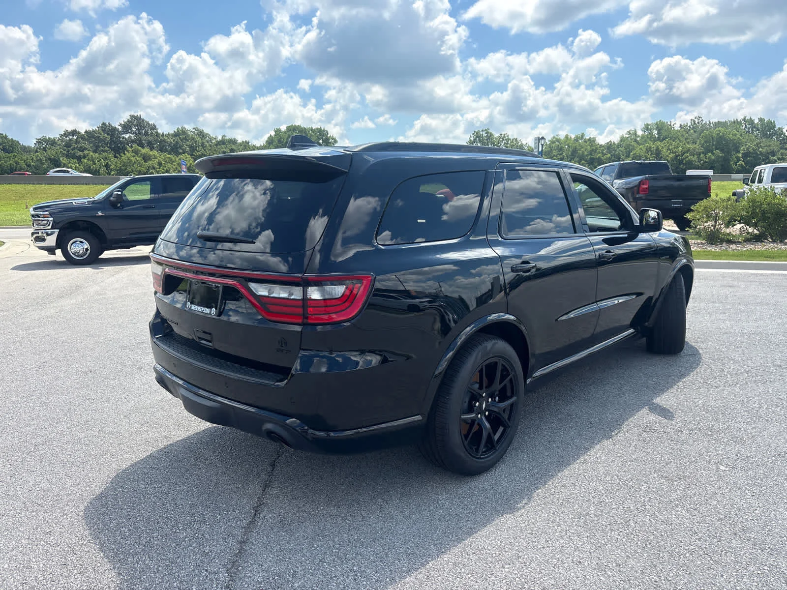 New 2026 Diamond Black Clear-Coat Exterior Paint Dodge GT Plus HEMI V8 image 10