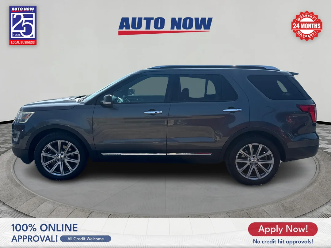Used 2016 Gray Ford Limited image 3