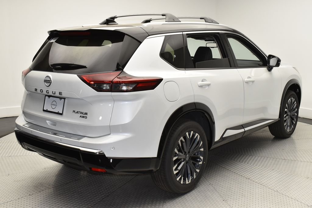 New 2026 Everest White Pearl TriCoat / Super Black Two-tone Nissan Platinum image 5