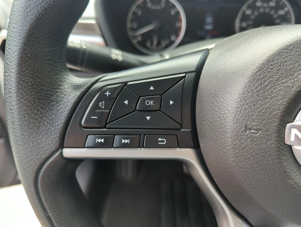 Used 2024 White Nissan 2.5 SV image 21