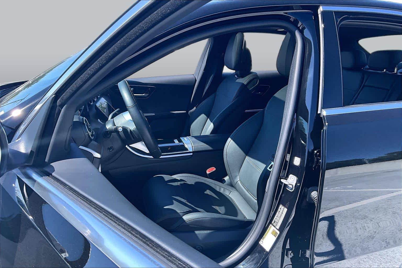 2025 Mercedes-Benz C-Class Sedan C 300 - Photo 8