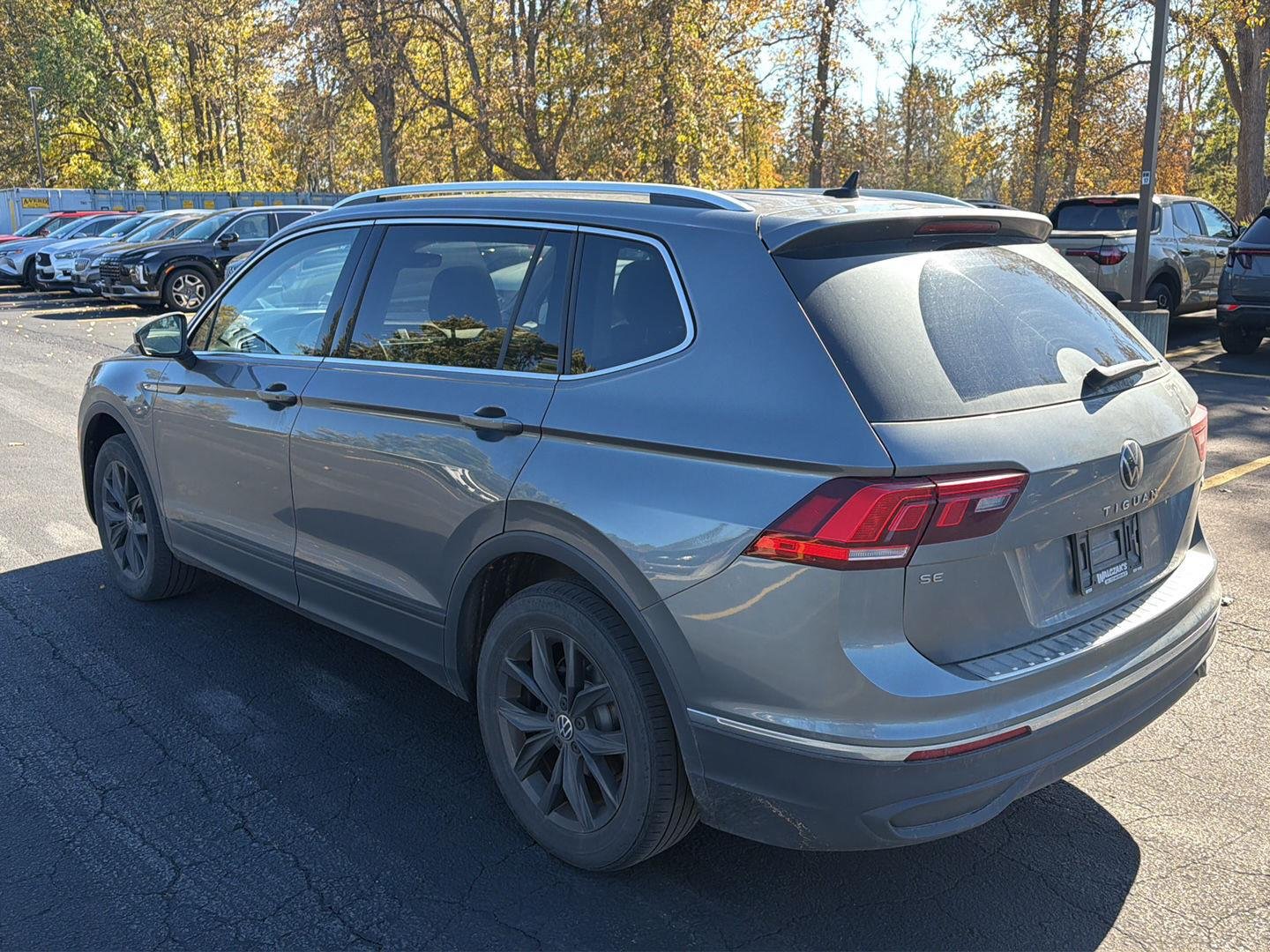 Used 2024 Platinum Gray Metallic Volkswagen SE image 3